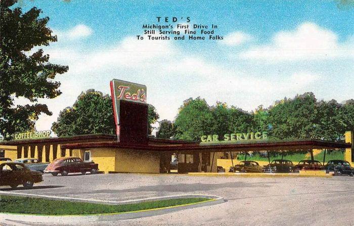 Teds Drive-In (Teds Trailer) - Old Postcard